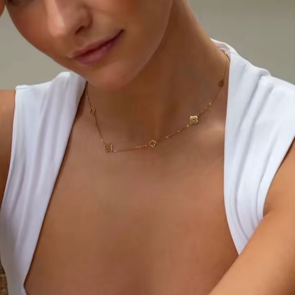 Alhambra style Necklace and earrings Set Lucky Clover

Stainless Steel - Picture 8 of 15